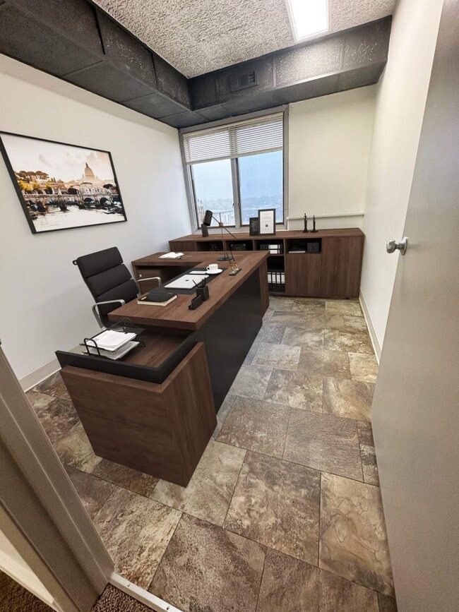 Building Photo - 111 N 56