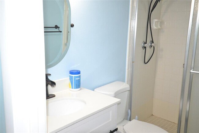 Foto del edificio - 3232 Lake Pine Way E