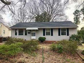 Building Photo - 2211 Hubert St