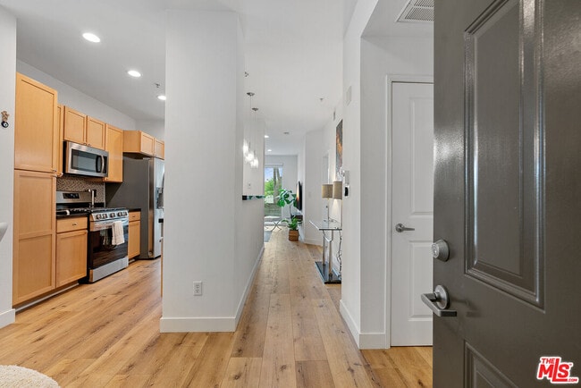 Foto del edificio - 6400 Crescent Prk E