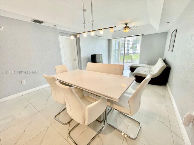 Foto del edificio - 10710 NW 66th St