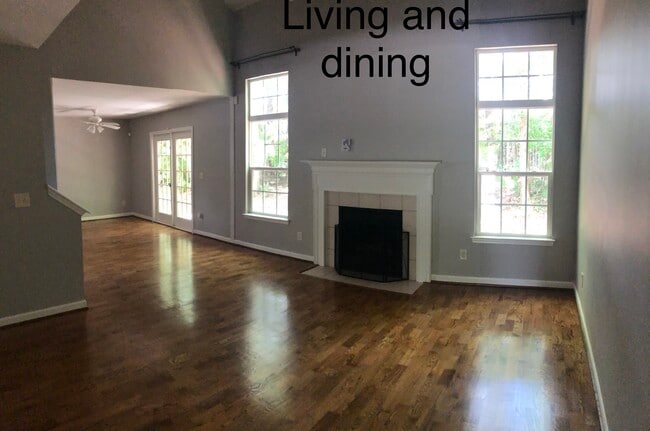 Photo - 1071 Valley Forge Rd House