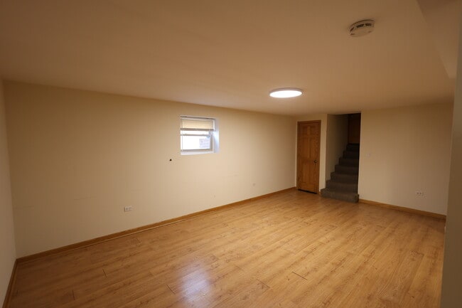 Foto del edificio - 9823 Linn Ave