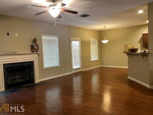 Building Photo - 5 bedroom in Newnan GA 30263