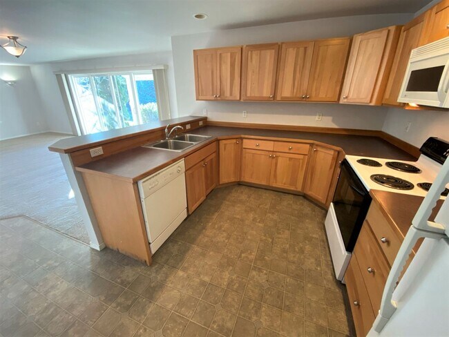 Foto del edificio - 2 Bed, 2 Bath Duplex Near Town with Countr...