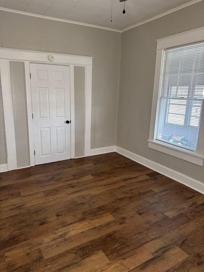 Foto del edificio - 507 S Creek Ave