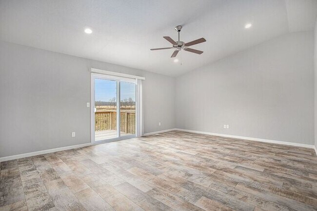Building Photo - 3408 Chapel Hill Dr W