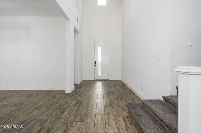 Foto del edificio - 1221 E Paseo Way