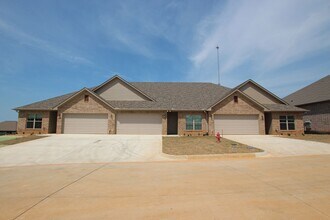 Building Photo - 703 Freedom Way