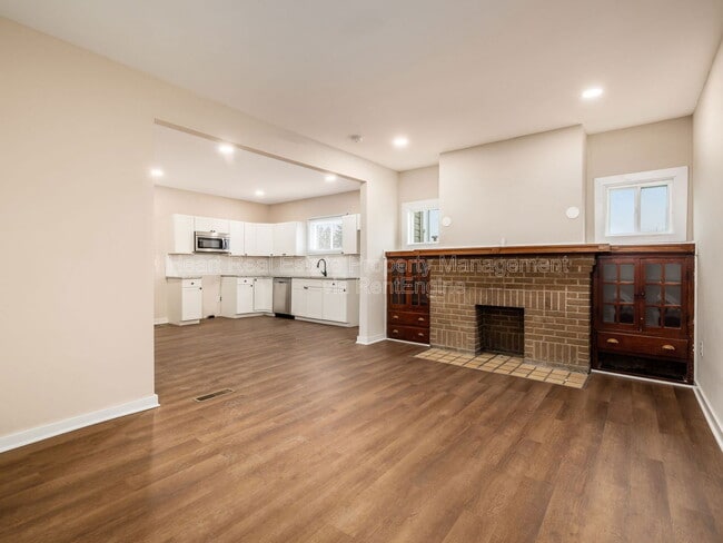 Building Photo - 1390 Sullivant Ave