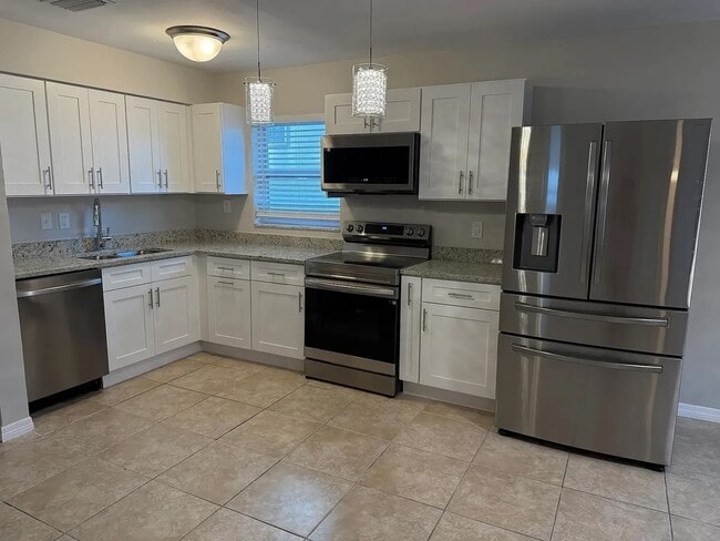 Building Photo - 201 48th Ave N