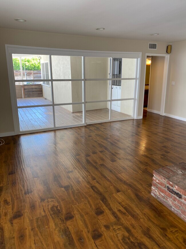 Foto del edificio - 5410 Norwich Ave