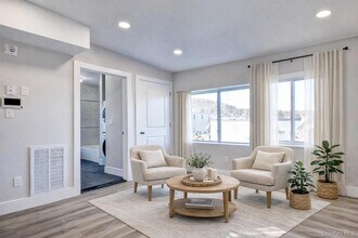 Building Photo - 292 Main St