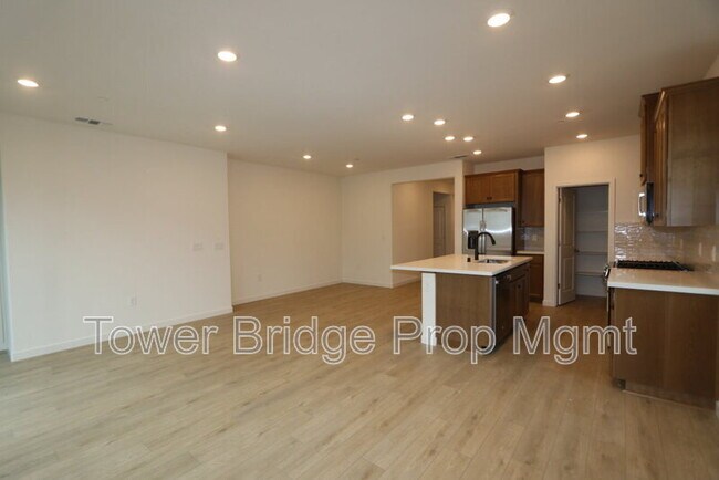 Building Photo - 4249 Privas Wy