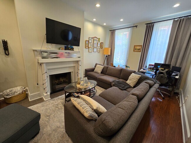 Building Photo - 2006 Mt Vernon St