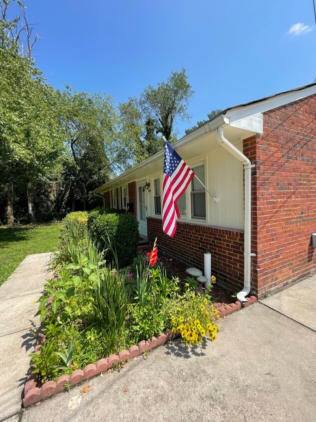 2849 Oak Knoll Dr, Falls Church, VA 22042 Townhouse for Rent in Falls