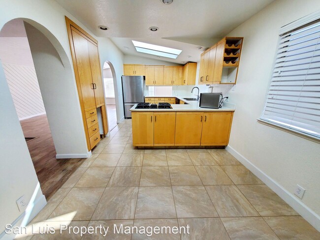 Building Photo - 3 br, 2 bath House - 327 McCarthy Ave