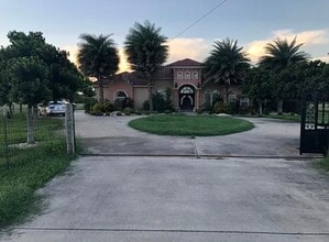 Building Photo - 1214 Eldora Rd