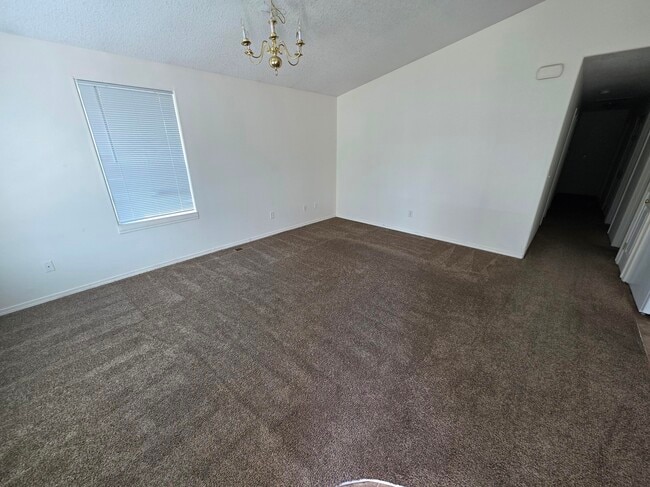 Foto del edificio - 166 College St S