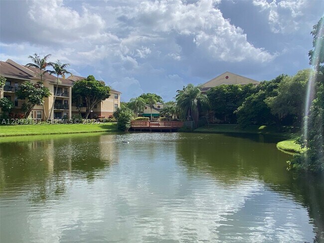 Building Photo - 9999 Summerbreeze Dr