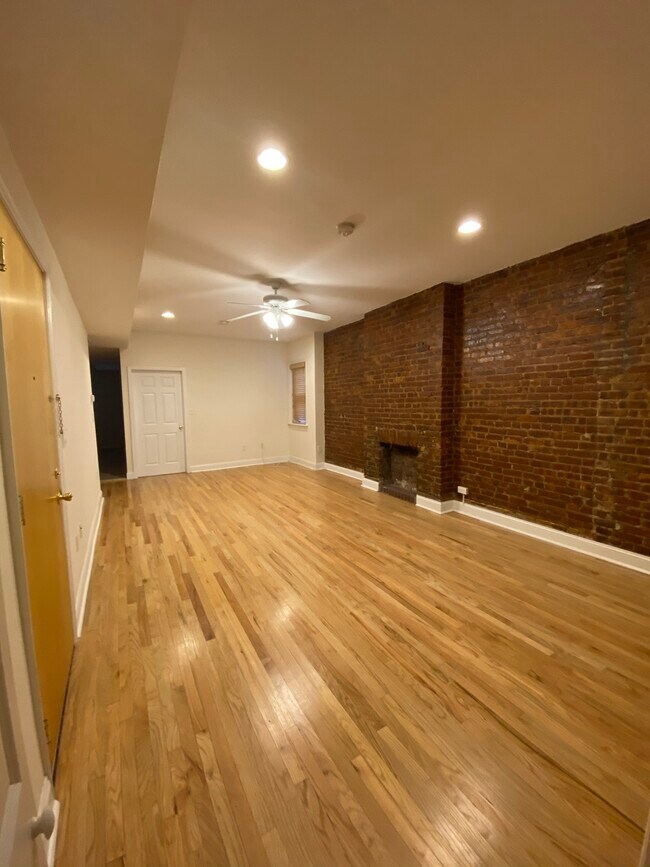 Living room - 329 Washington St