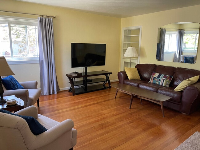 Building Photo - 1003 S 3rd St