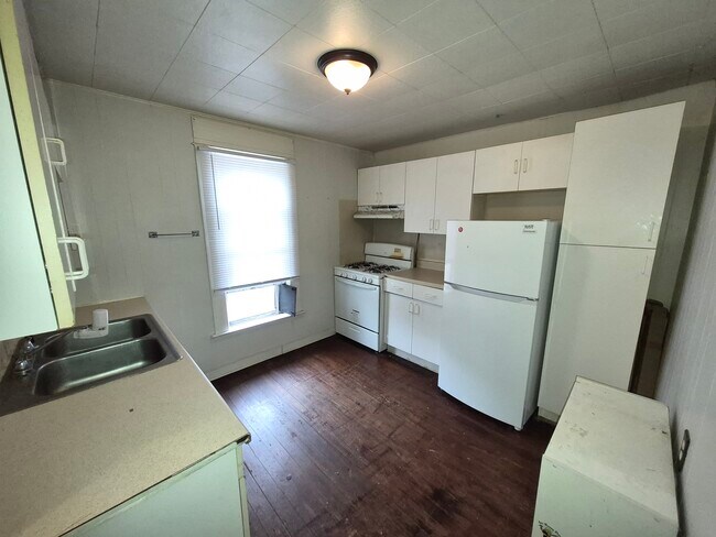 Foto del edificio - 170 Marion Ave