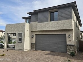 Building Photo - 3354 S 180th Ln