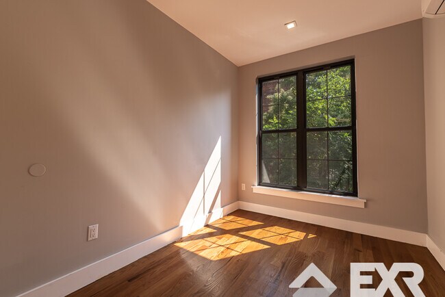 Building Photo - 155 Tompkins Ave