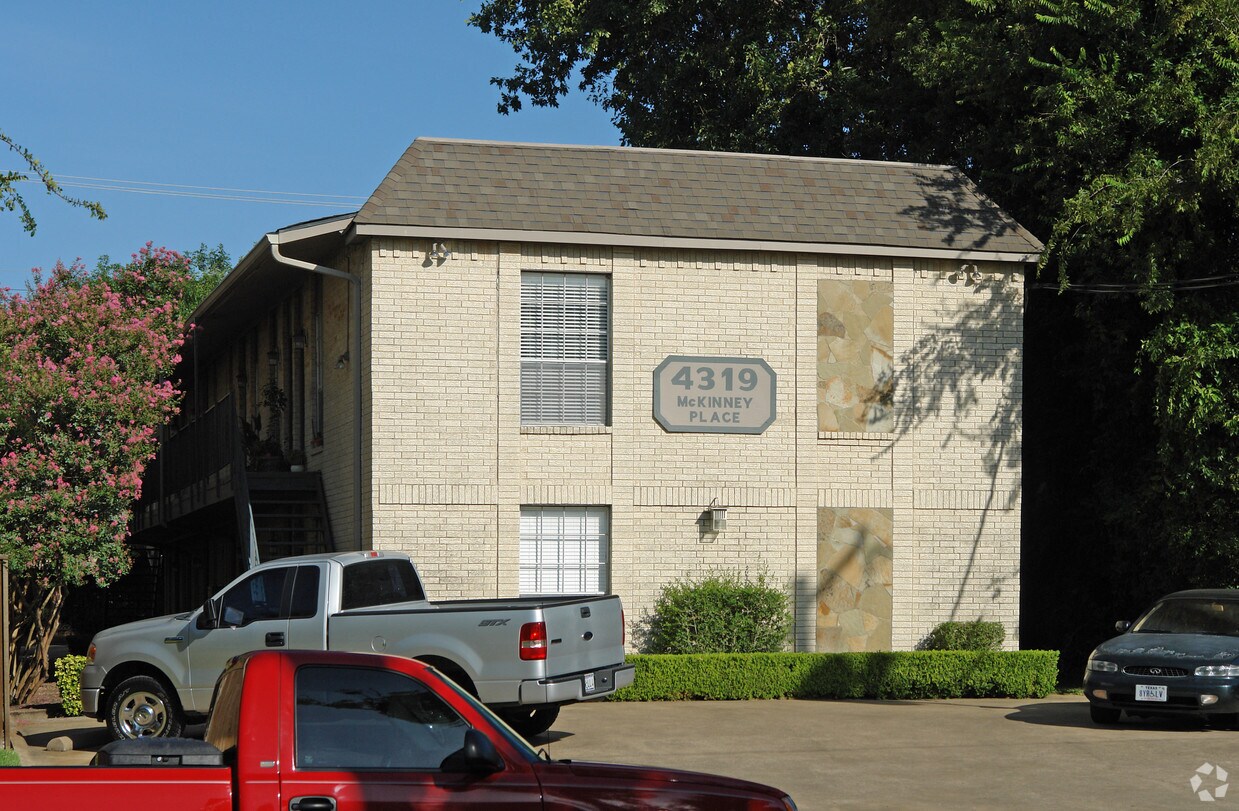 Mckinney Place Apartments in Dallas, TX