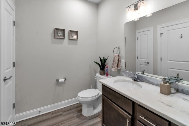 Foto del edificio - 310 Centennial Ave