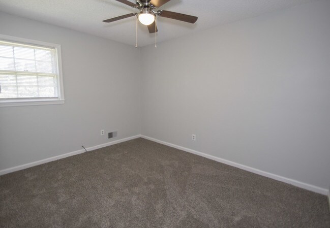 Building Photo - 107 Lordship Ln