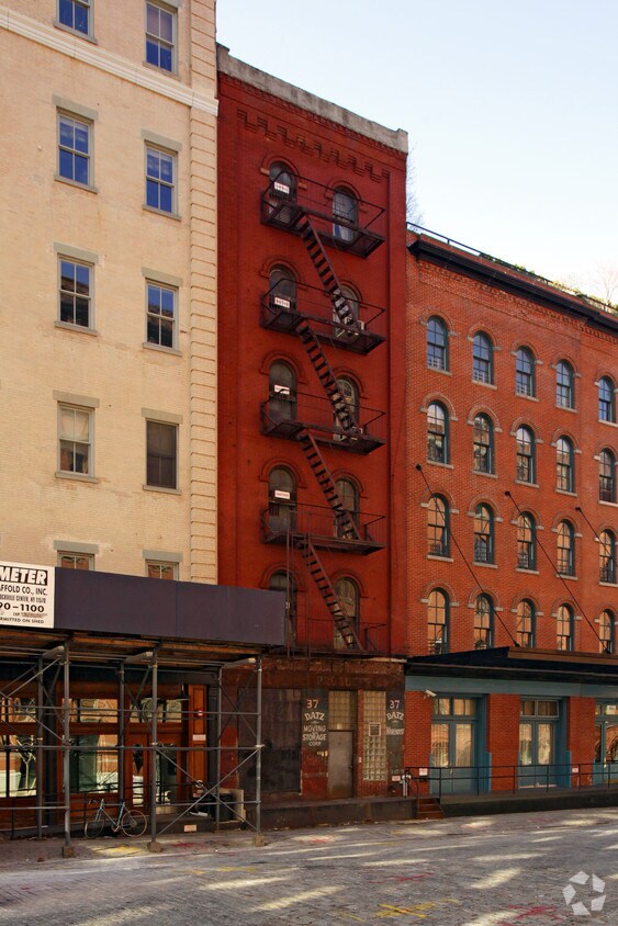 Building Photo - 37 Vestry St