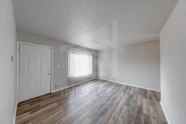 Foto del edificio - 3621 Beasley Dr