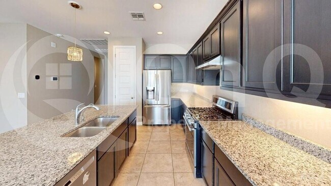 Foto del edificio - 713 W Anderson Dr