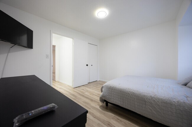 Foto del edificio - 27701 Mills Ave