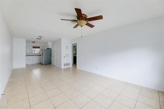 Building Photo - 3402 Grande Ct