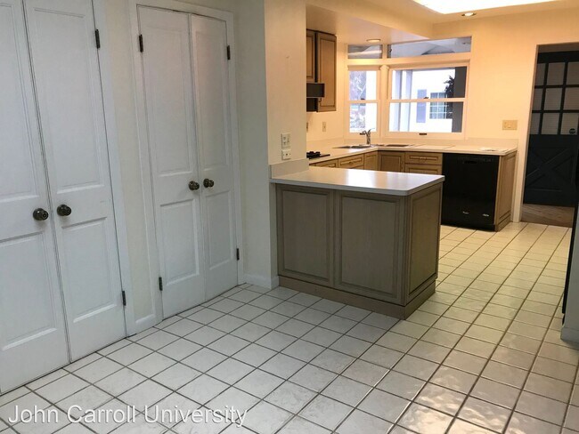 Building Photo - 4 br, 3 bath House - 2588 S. BELVOIR 2588