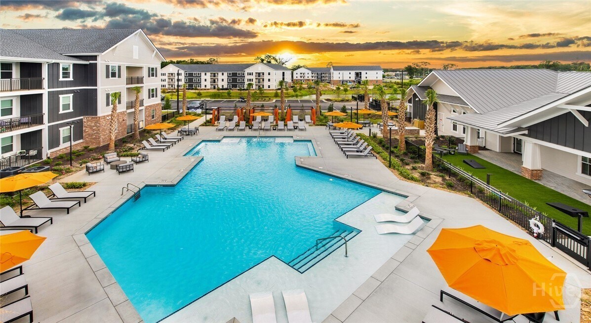 Foto principal - 1000 Chatham Center Dr