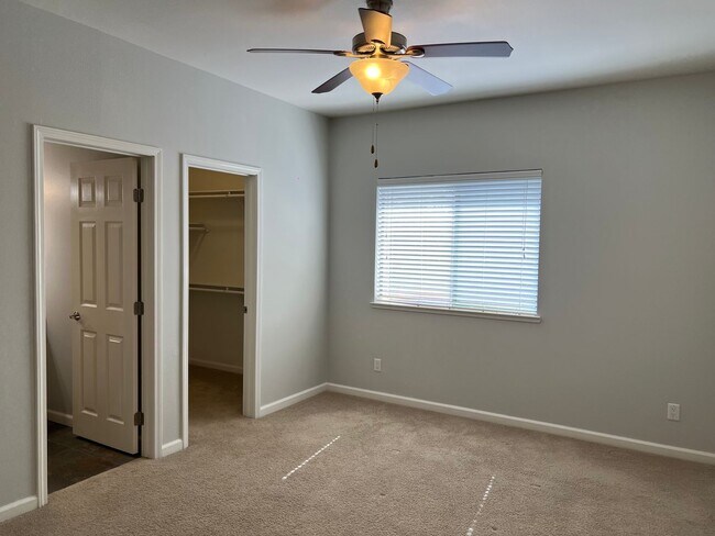 Foto del edificio - Beautiful 2-bedroom, 2 bath Condo in Gated...