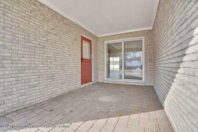 Building Photo - 251 Drummond Ave