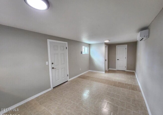 Foto del edificio - 116 N Clark Dr