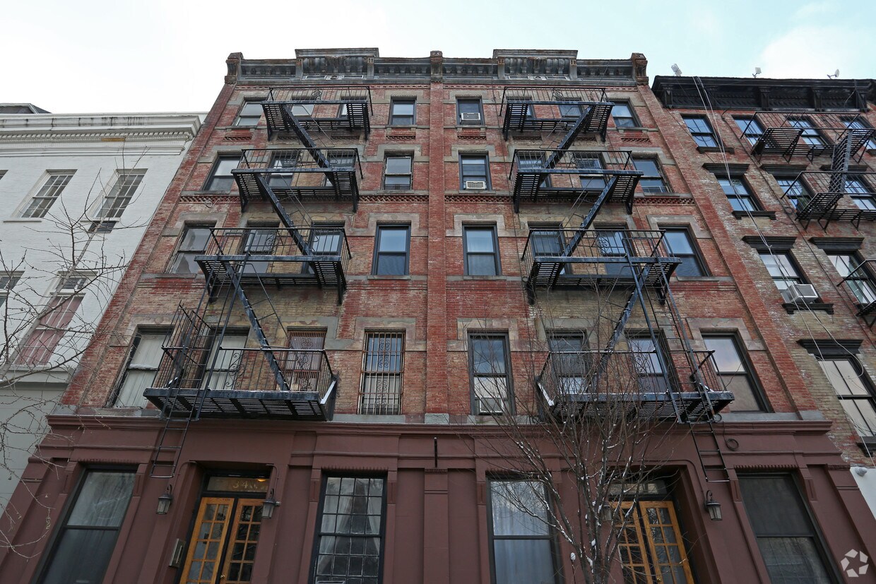 Building Photo - 36 Horatio St