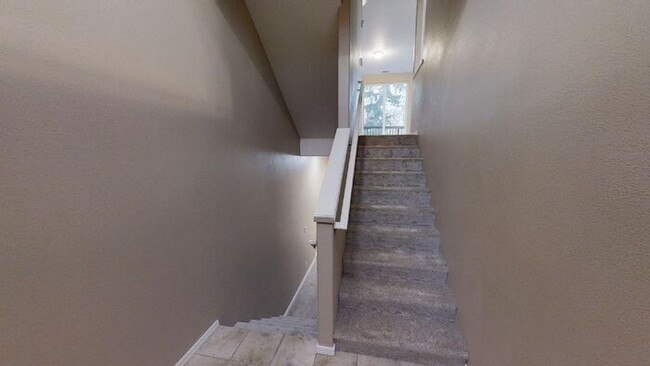 Foto del edificio - Move-in Ready! Dual Master Bedrooms in a L...