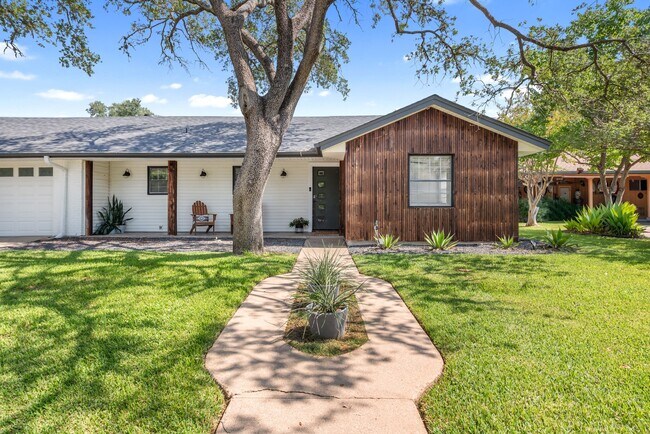 Foto del edificio - 3404 Parkway Terrace