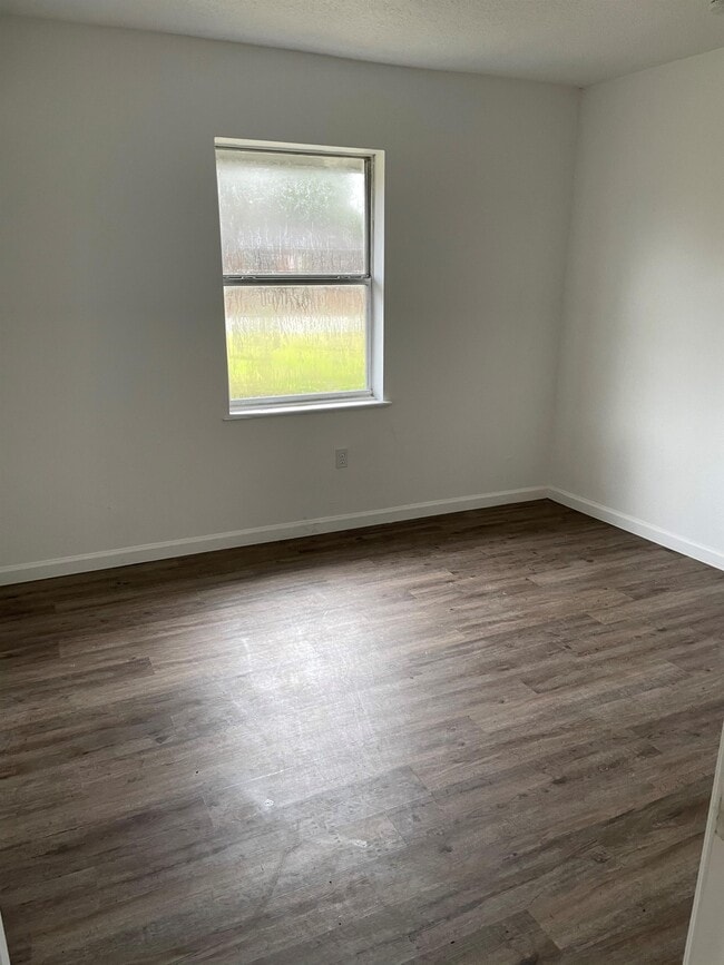 Building Photo - 825 Tomlinson St