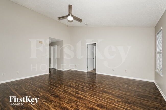 Foto del edificio - 9762 Trail Dr