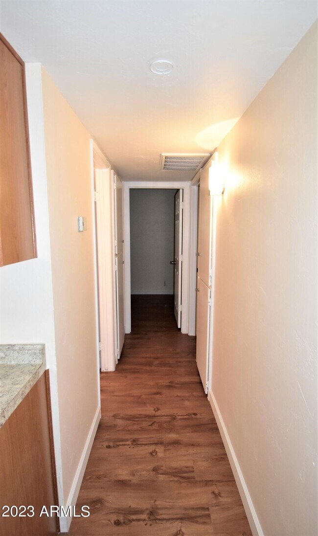 Foto del edificio - 123 Hardy Dr