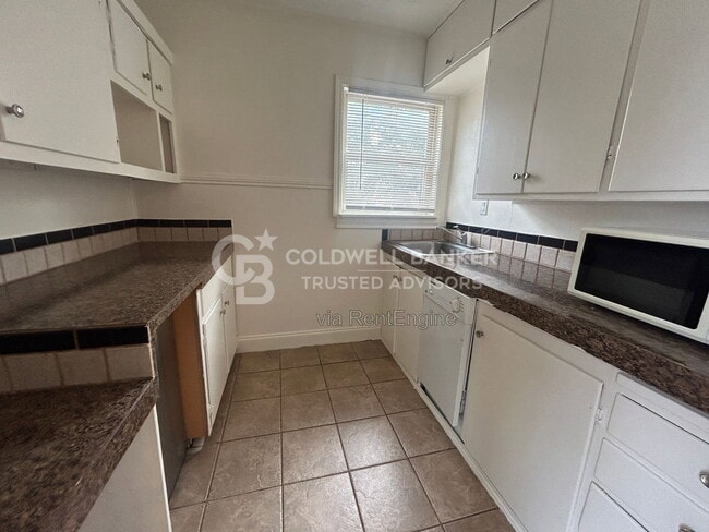 Building Photo - 1602 Avenue X