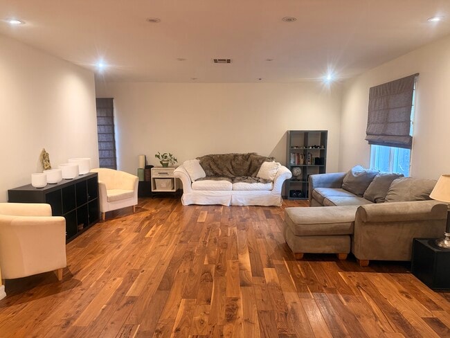 Foto del edificio - 22453 Clarendon St